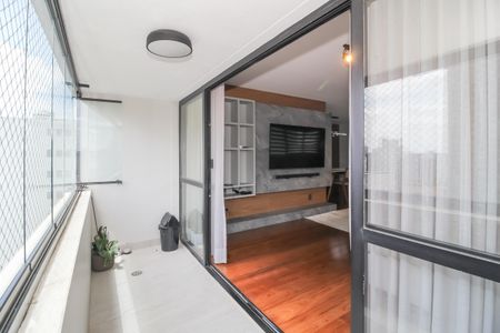 Apartamento para alugar com 172m², 4 quartos e 3 vagas Apartamento para alugar com 172m², 4 quartos e 3 vagasVaranda