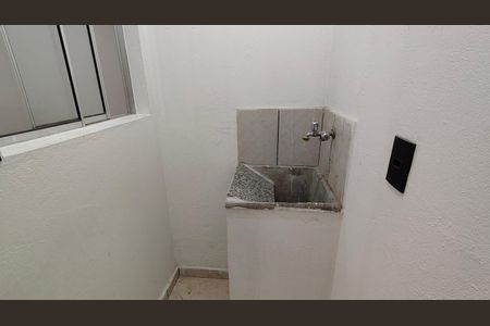 Casa para alugar com 43m², 1 quarto e sem vaga