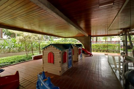 Apartamento à venda com 240m², 3 quartos e 3 vagasÁrea Comum - Playground