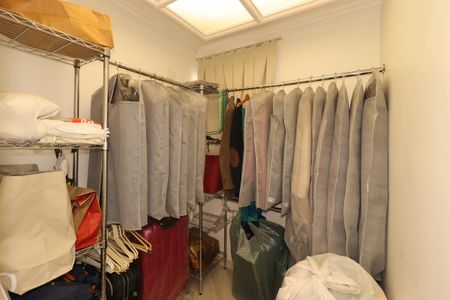 Apartamento à venda com 240m², 3 quartos e 3 vagasSuíte - Closet