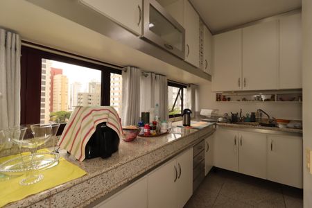Apartamento à venda com 240m², 3 quartos e 3 vagasCozinha