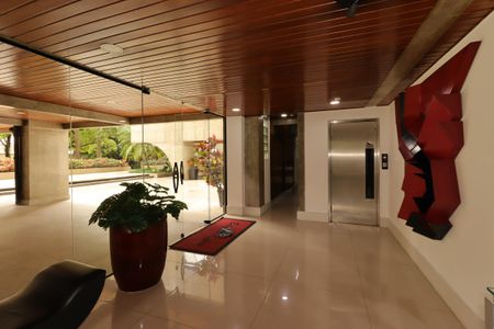 Apartamento à venda com 240m², 3 quartos e 3 vagasÁrea Comum - Hall