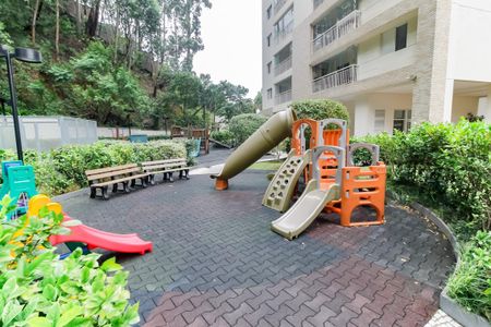 Apartamento para alugar com 95m², 2 quartos e 2 vagas Apartamento para alugar com 95m², 2 quartos e 2 vagasÁrea comum - Playground