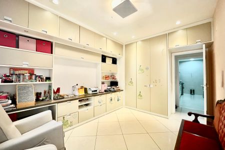 Apartamento à venda com 200m², 3 quartos e 1 vagaQuarto 2