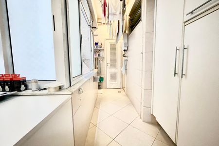 Apartamento à venda com 200m², 3 quartos e 1 vagaÁrea de Serviço