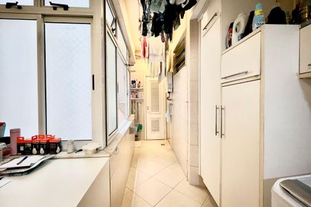 Apartamento à venda com 200m², 3 quartos e 1 vagaÁrea de Serviço