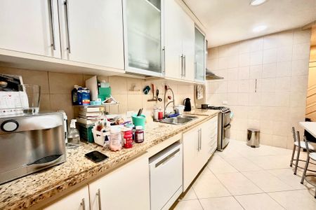 Apartamento à venda com 200m², 3 quartos e 1 vagaCozinha