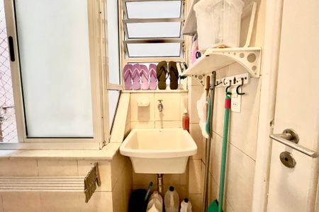 Apartamento à venda com 200m², 3 quartos e 1 vagaÁrea de Serviço