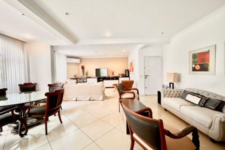 Apartamento à venda com 200m², 3 quartos e 1 vagaSala 