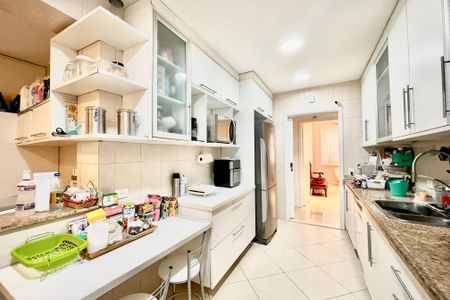 Apartamento à venda com 200m², 3 quartos e 1 vagaCozinha