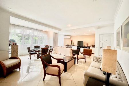 Apartamento à venda com 200m², 3 quartos e 1 vagaSala 