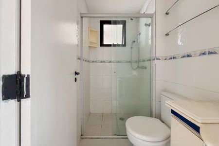 Apartamento à venda com 81m², 3 quartos e 2 vagasBanheiro da Suíte