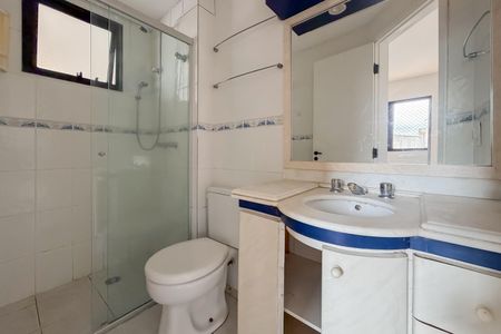 Apartamento à venda com 81m², 3 quartos e 2 vagasBanheiro da Suíte