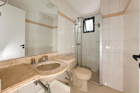 Apartamento à venda com 81m², 3 quartos e 2 vagasBanheiro Social