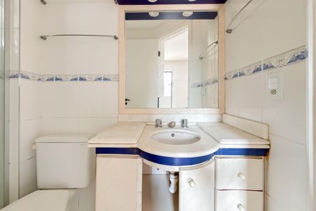 Apartamento à venda com 81m², 3 quartos e 2 vagasBanheiro da Suíte