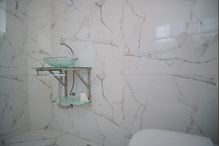 Banheiro Corredor de apartamento para alugar com 1 quarto, 42m² em São João, Porto Alegre