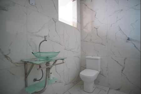 Banheiro Corredor de apartamento para alugar com 1 quarto, 42m² em São João, Porto Alegre