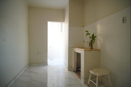 Cozinha de apartamento para alugar com 1 quarto, 42m² em São João, Porto Alegre