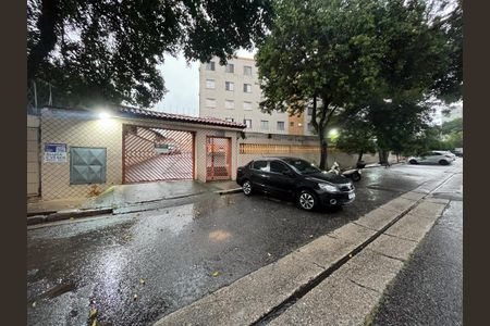 Apartamento para alugar com 50m², 2 quartos e 1 vaga Apartamento para alugar com 50m², 2 quartos e 1 vagaFachada