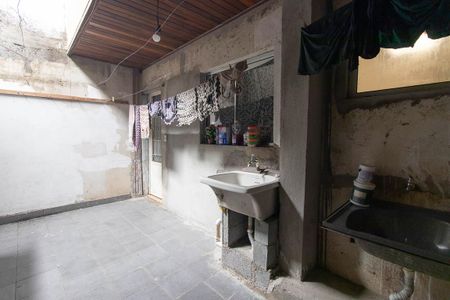 Casa à venda com 270m², 6 quartos e sem vagaÁrea de Serviço 2