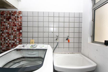 Apartamento à venda com 64m², 3 quartos e 1 vagaÁrea de Serviço