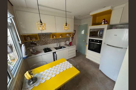 Casa à venda com 4 quartos, 200m² em Parque Jabaquara, São Paulo