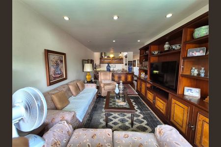 Casa de Condomínio à venda com 4 quartos, 410m² em Jardim Leonor, São Paulo