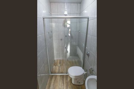 Banheiro de kitnet/studio para alugar com 1 quarto, 22m² em Canaa, Belo Horizonte