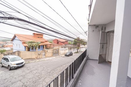 Casa à venda com 170m², 5 quartos e 2 vagas Casa à venda com 170m², 5 quartos e 2 vagasVaranda