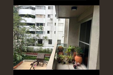 Apartamento à venda com 3 quartos, 240m² em Vila Nova Conceição, São Paulo