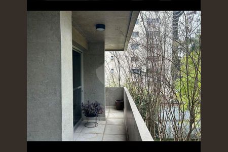 Apartamento à venda com 3 quartos, 240m² em Vila Nova Conceição, São Paulo