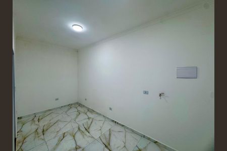 Quarto / Sala de kitnet/studio para alugar com 1 quarto, 18m² em Jardim Rosa de Franca, Guarulhos