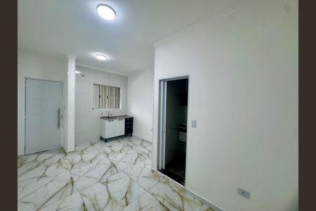 Quarto / Sala de kitnet/studio para alugar com 1 quarto, 18m² em Jardim Rosa de Franca, Guarulhos