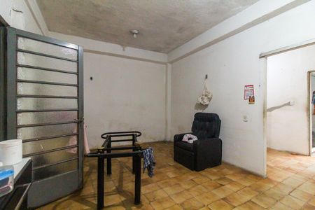 Sala de casa para alugar com 6 quartos, 120m² em Conjunto Habitacional Aguia de Haia, São Paulo
