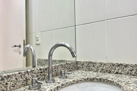 Apartamento à venda com 72m², 2 quartos e 2 vagas Apartamento à venda com 72m², 2 quartos e 2 vagasBanheiro Corredor