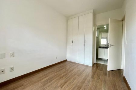Apartamento à venda com 72m², 2 quartos e 2 vagas Apartamento à venda com 72m², 2 quartos e 2 vagasSuite