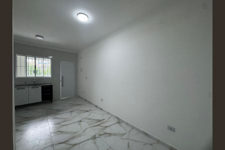 Quarto e cozinha da Kitnet de kitnet/studio para alugar com 1 quarto, 18m² em Jardim Rosa de Franca, Guarulhos