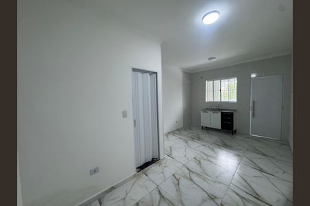 Quarto e cozinha da Kitnet de kitnet/studio para alugar com 1 quarto, 18m² em Jardim Rosa de Franca, Guarulhos
