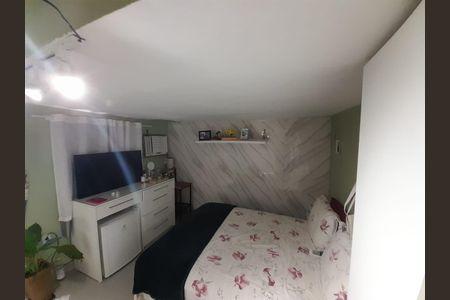 Quarto de kitnet/studio para alugar com 1 quarto, 27m² em Parque Senhor do Bonfim, Duque de Caxias