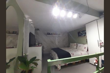 Quarto de kitnet/studio para alugar com 1 quarto, 27m² em Parque Senhor do Bonfim, Duque de Caxias