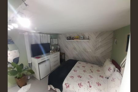 Quarto de kitnet/studio para alugar com 1 quarto, 27m² em Parque Senhor do Bonfim, Duque de Caxias