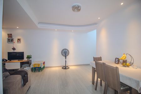 Apartamento à venda com 76m², 2 quartos e 1 vagaSala