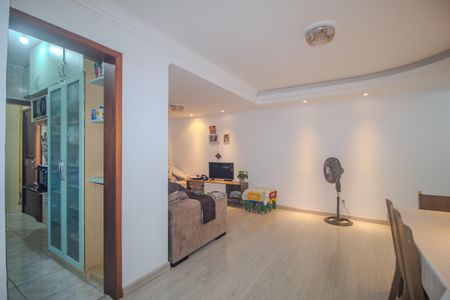 Apartamento à venda com 76m², 2 quartos e 1 vagaSala