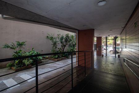 Apartamento à venda com 76m², 2 quartos e 1 vagaHall de entrada