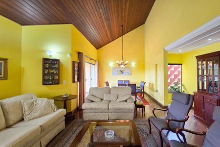 Casa à venda com 295m², 3 quartos e 6 vagas Casa à venda com 295m², 3 quartos e 6 vagasSala