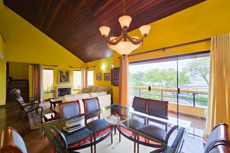 Casa à venda com 295m², 3 quartos e 6 vagas Casa à venda com 295m², 3 quartos e 6 vagasSala de Jantar