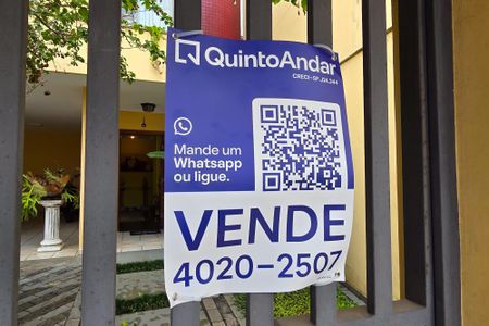 Casa à venda com 295m², 3 quartos e 6 vagas Casa à venda com 295m², 3 quartos e 6 vagasPlaca