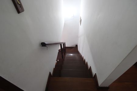 Casa de condomínio à venda com 300m², 2 quartos e 5 vagasEscada interna