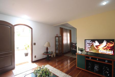 Casa de condomínio à venda com 300m², 2 quartos e 5 vagasSala