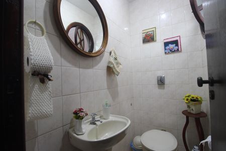 Casa de condomínio à venda com 300m², 2 quartos e 5 vagasLavabo